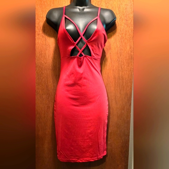 unbranded Dresses & Skirts - Gorgeous bidycon red dress with cut out SzS